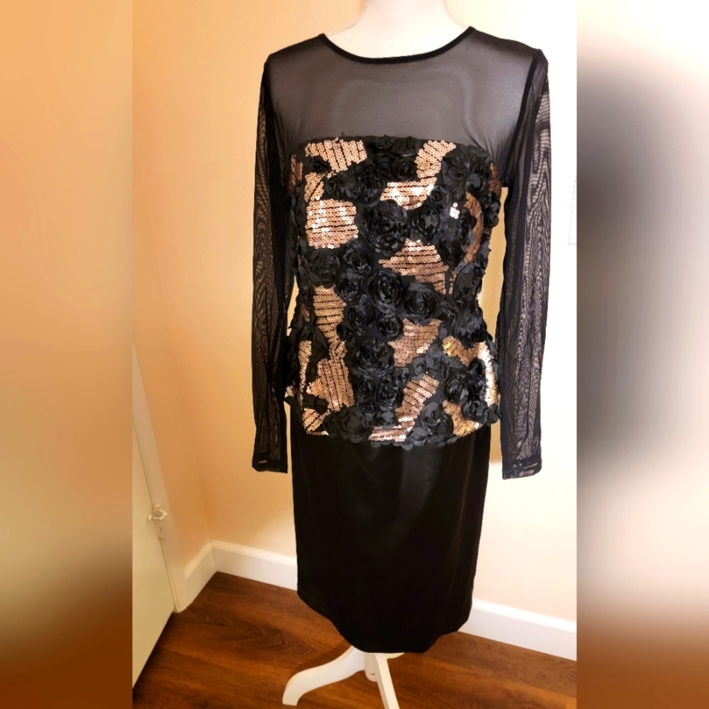 Dress for special occasions. ✨️ Very beautiful. Fabric: satin, polyester